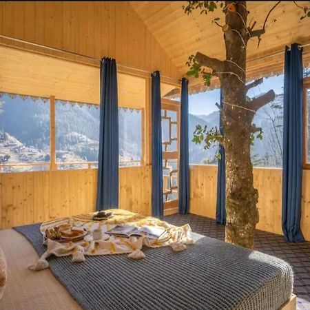 Into The Woods Treehouse Jibhi 빌라 외부 사진
