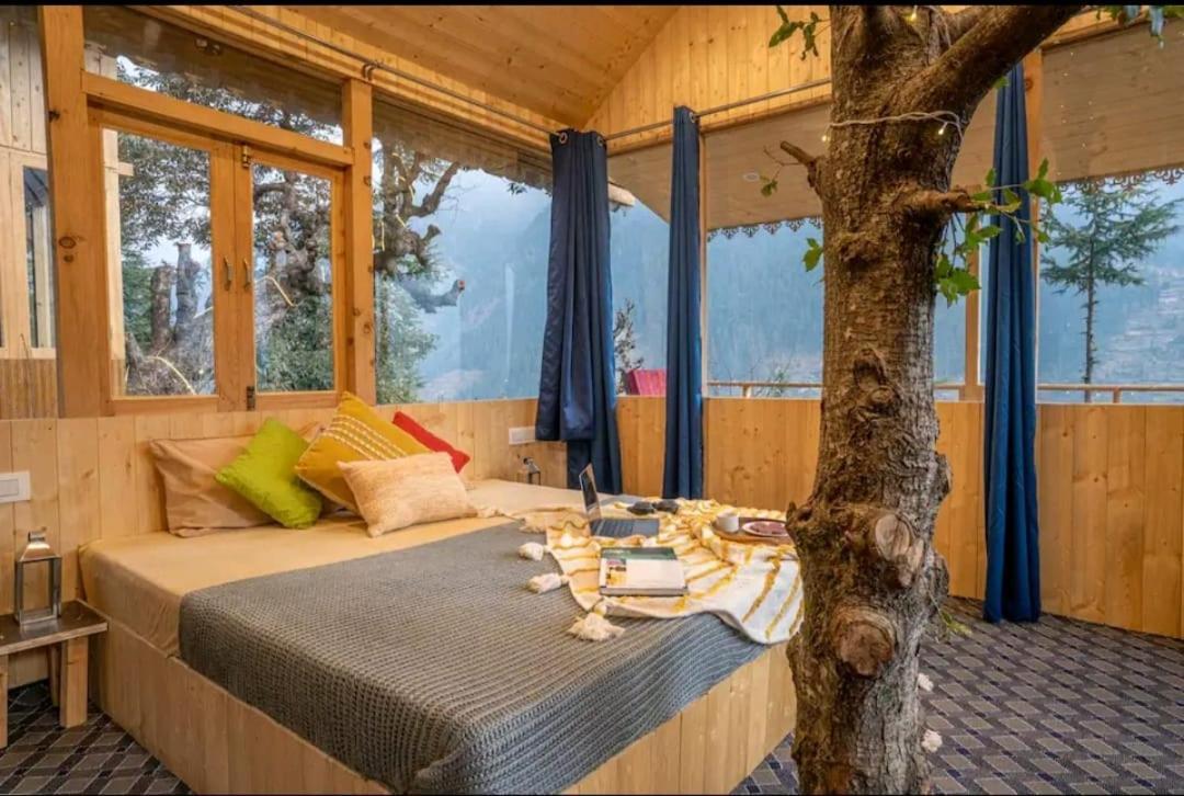 Into The Woods Treehouse Jibhi 빌라 외부 사진