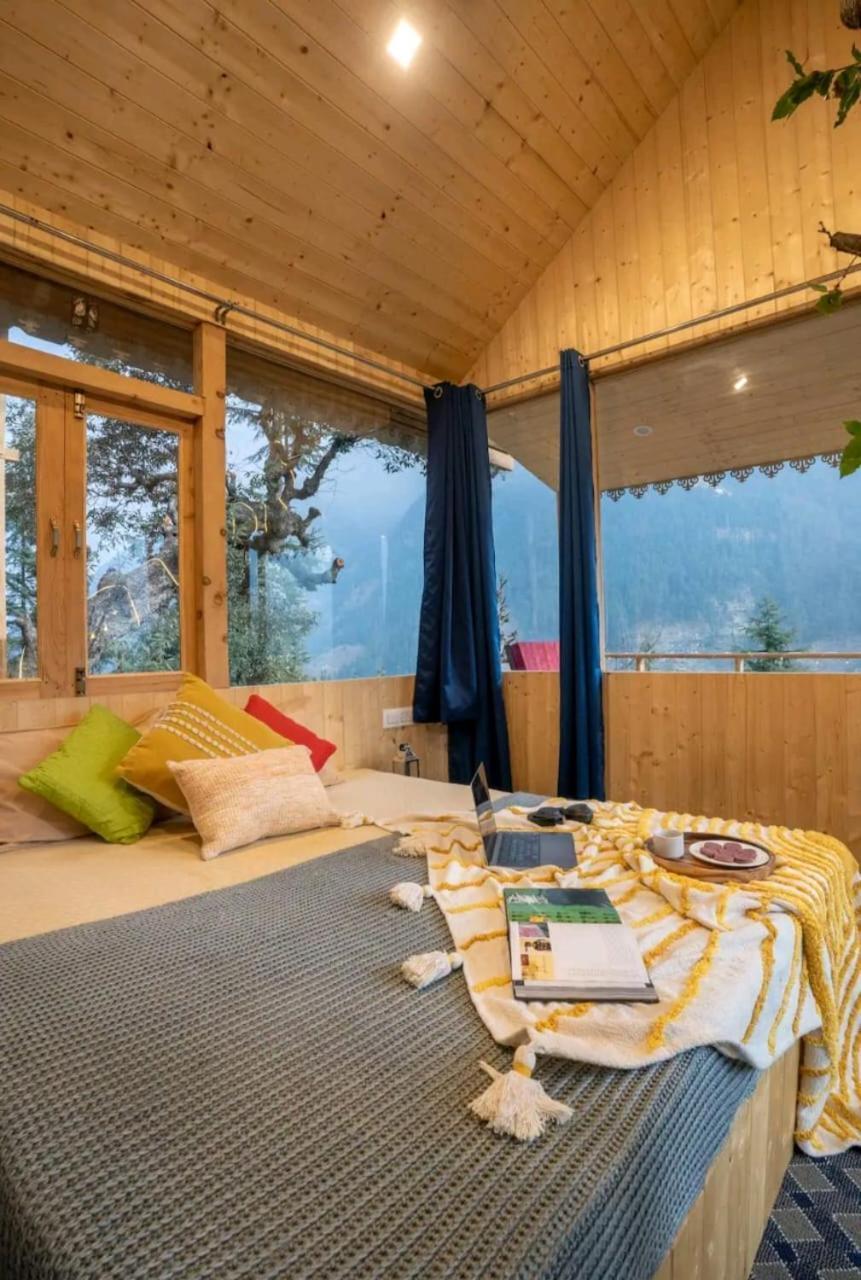 Into The Woods Treehouse Jibhi 빌라 외부 사진
